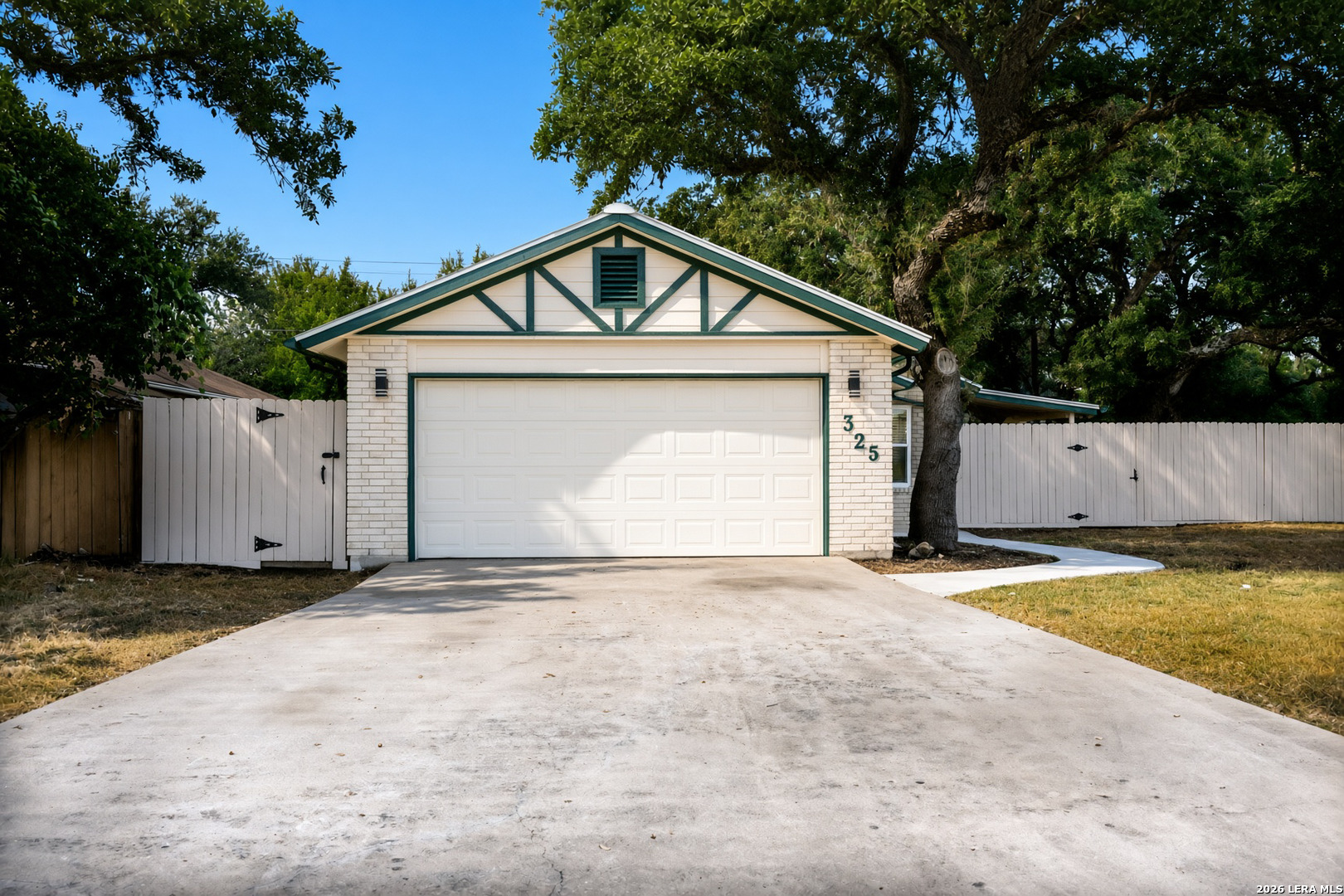 Property photo for 325 BENTWOOD DR, Boerne, TX