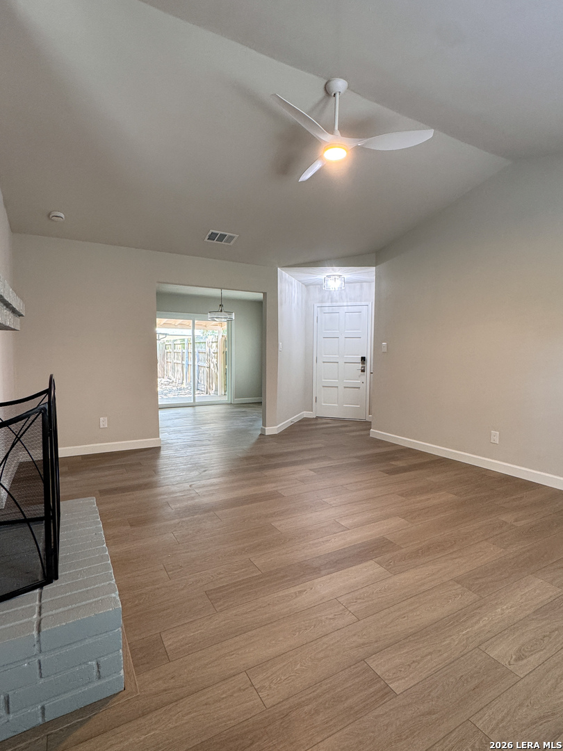 325 BENTWOOD DR, Boerne, TX 78006