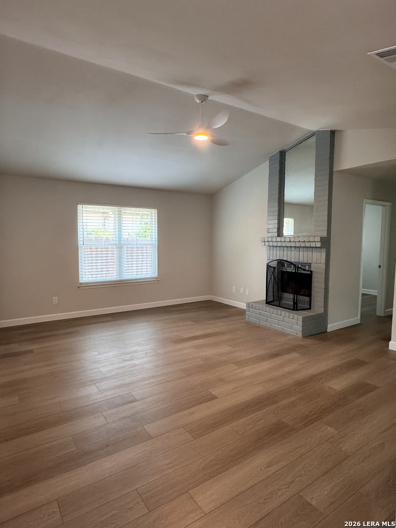 325 BENTWOOD DR, Boerne, TX 78006