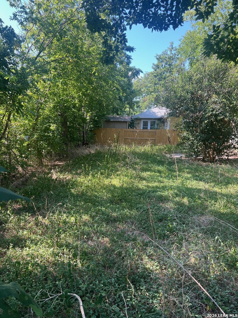 132 Orphan St, San Antonio, TX 78202
