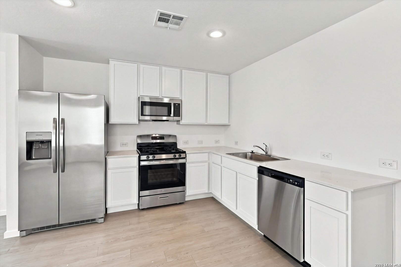 6646 COQUINA CV, Elmendorf, TX 78112