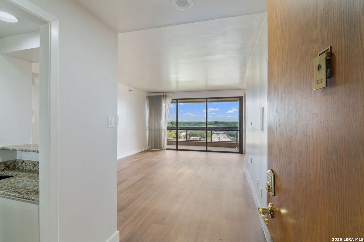 Entry/Foyer