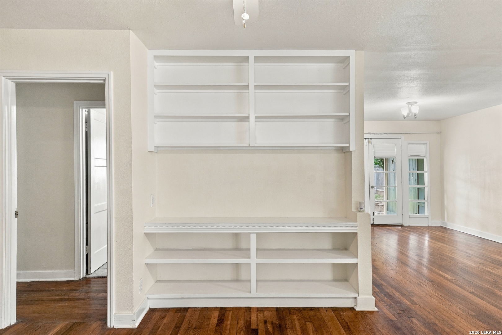 410 North Dr, San Antonio, TX 78201
