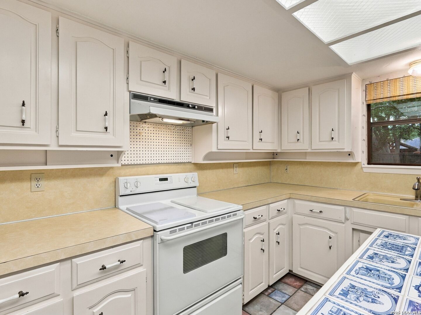 1744 Glen Road, Kerrville, TX 78028