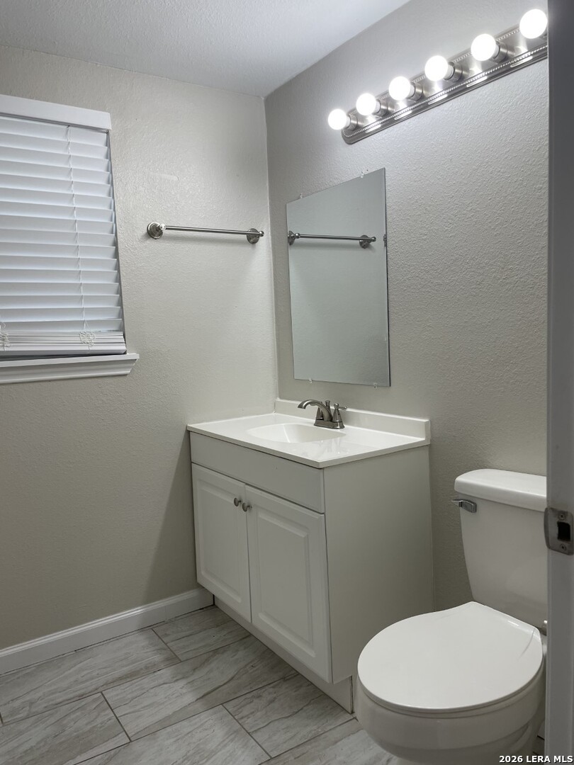 202 W LANGLEY BLVD, Universal City, TX 78148