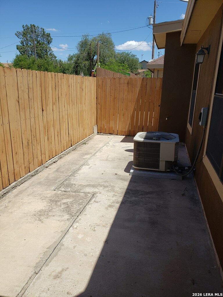 1698 RIO GRANDE ST., #A, Eagle Pass, TX 78852