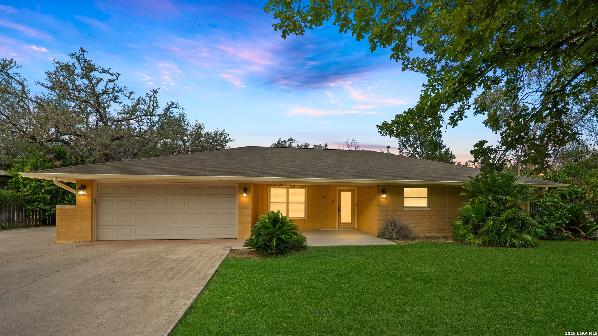325 MEADOWBROOK DR, Hollywoodpark, TX 78232