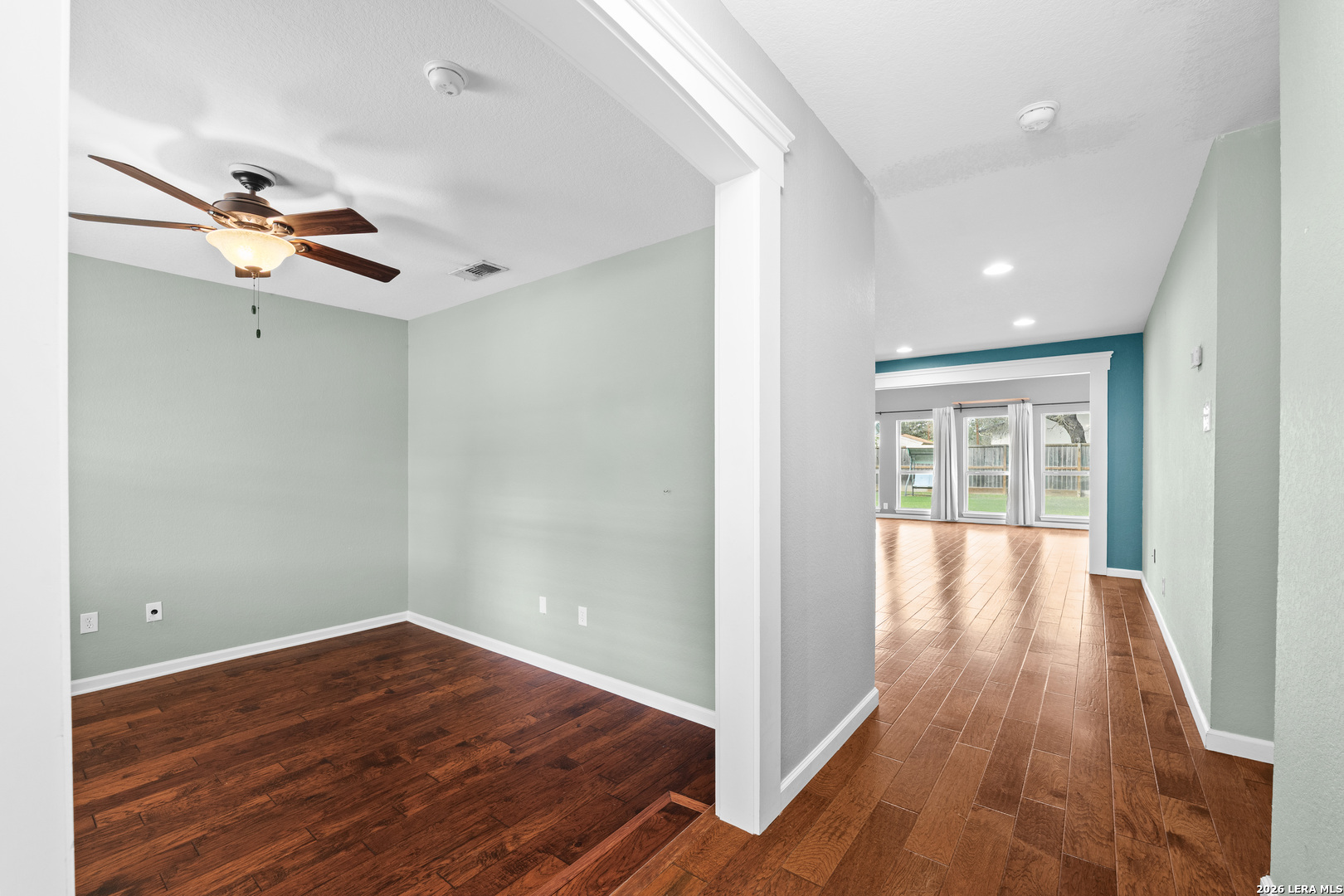 325 MEADOWBROOK DR, Hollywoodpark, TX 78232