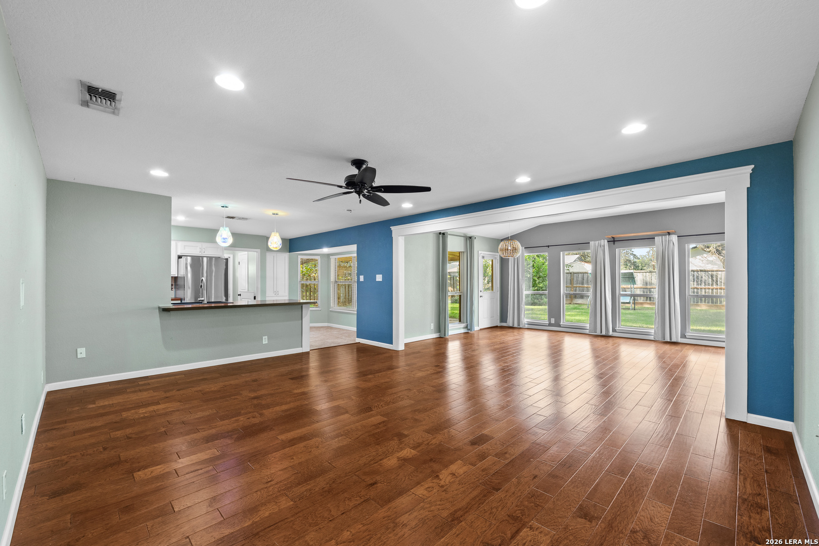 325 MEADOWBROOK DR, Hollywoodpark, TX 78232