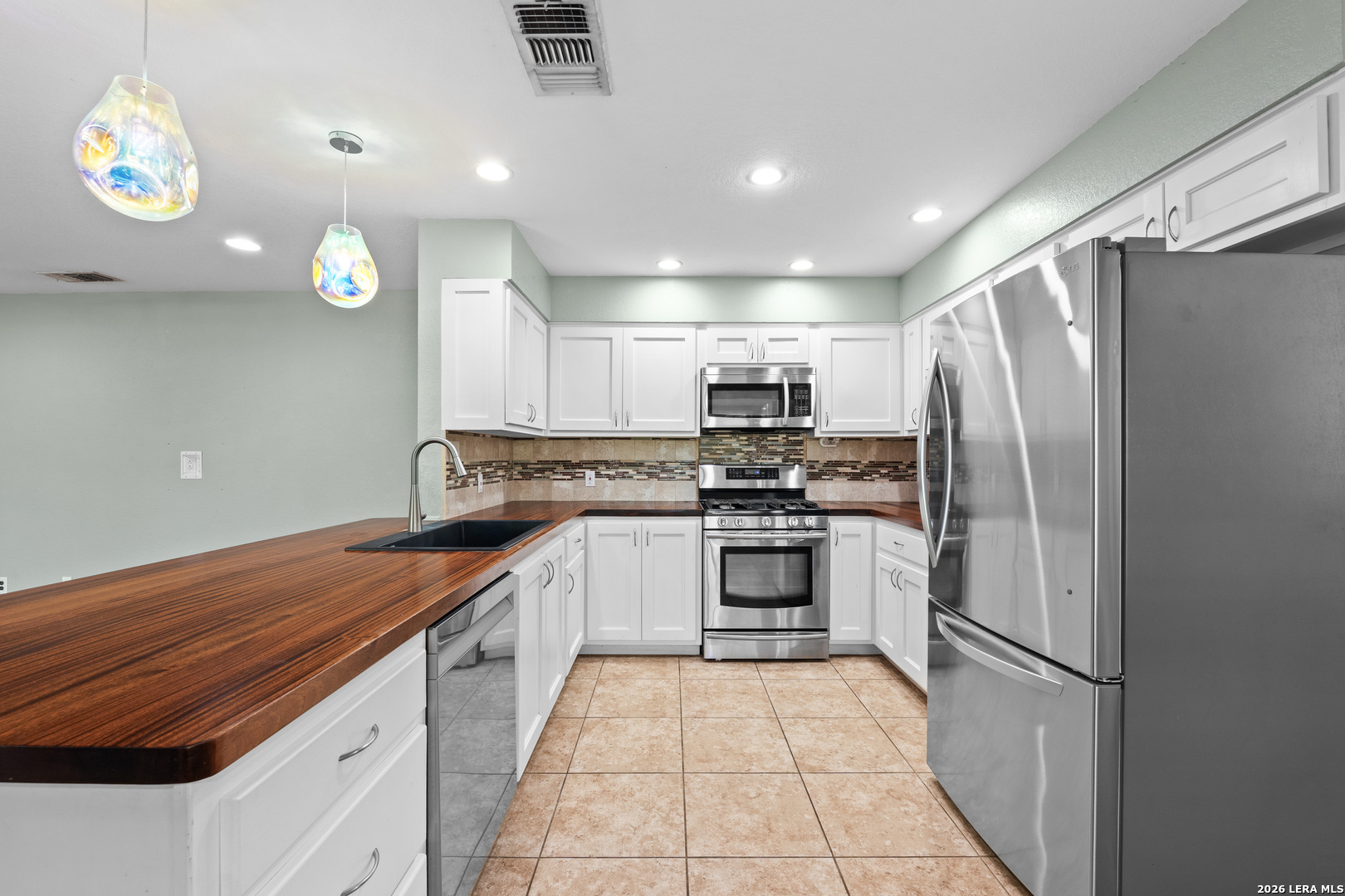 325 MEADOWBROOK DR, Hollywoodpark, TX 78232