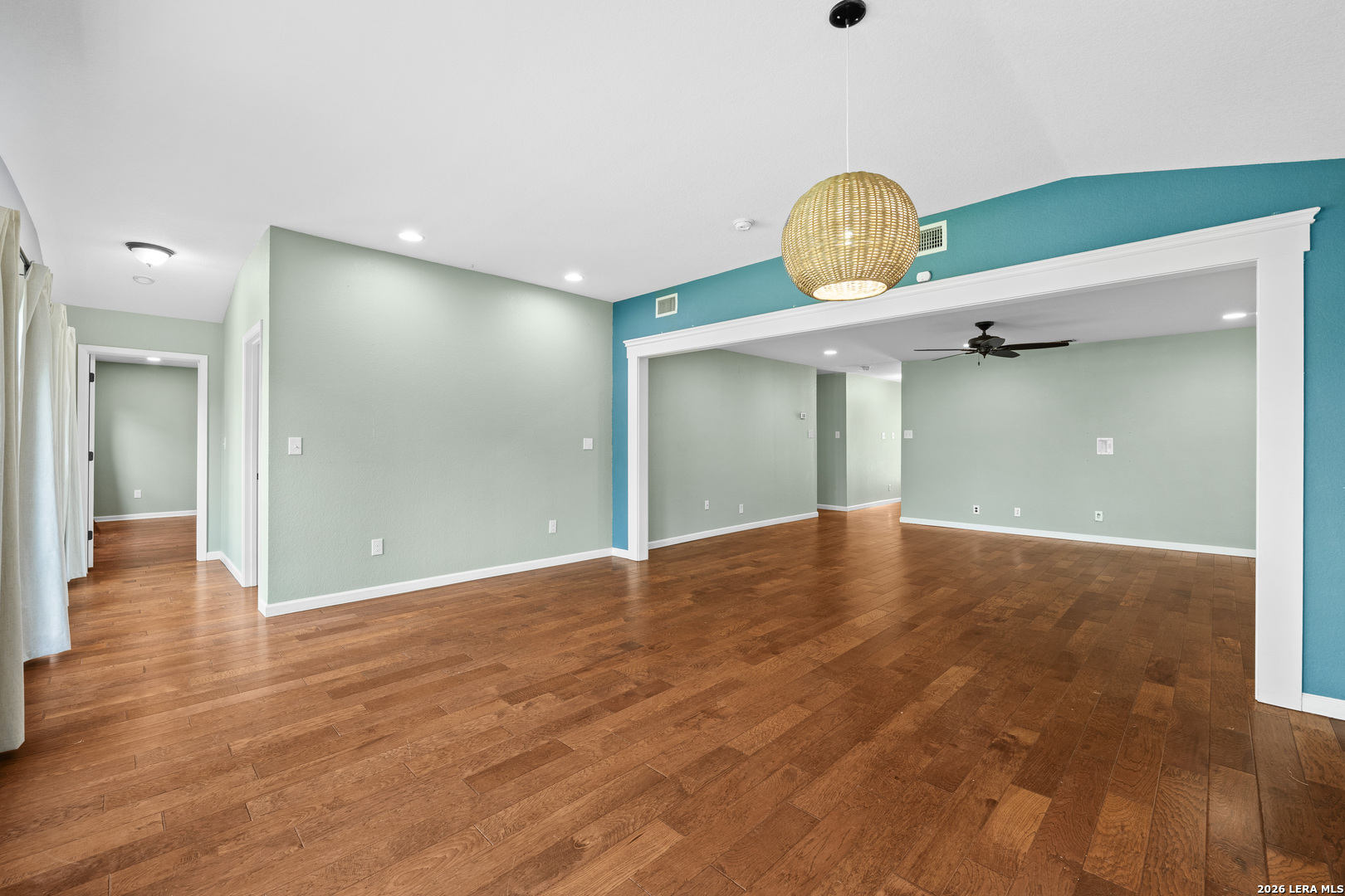 325 MEADOWBROOK DR, Hollywoodpark, TX 78232