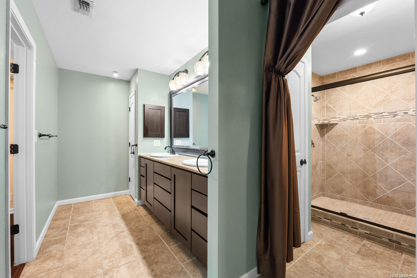 325 MEADOWBROOK DR, Hollywoodpark, TX 78232