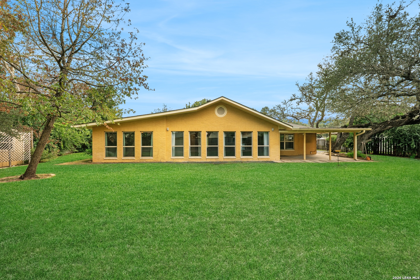 325 MEADOWBROOK DR, Hollywoodpark, TX 78232