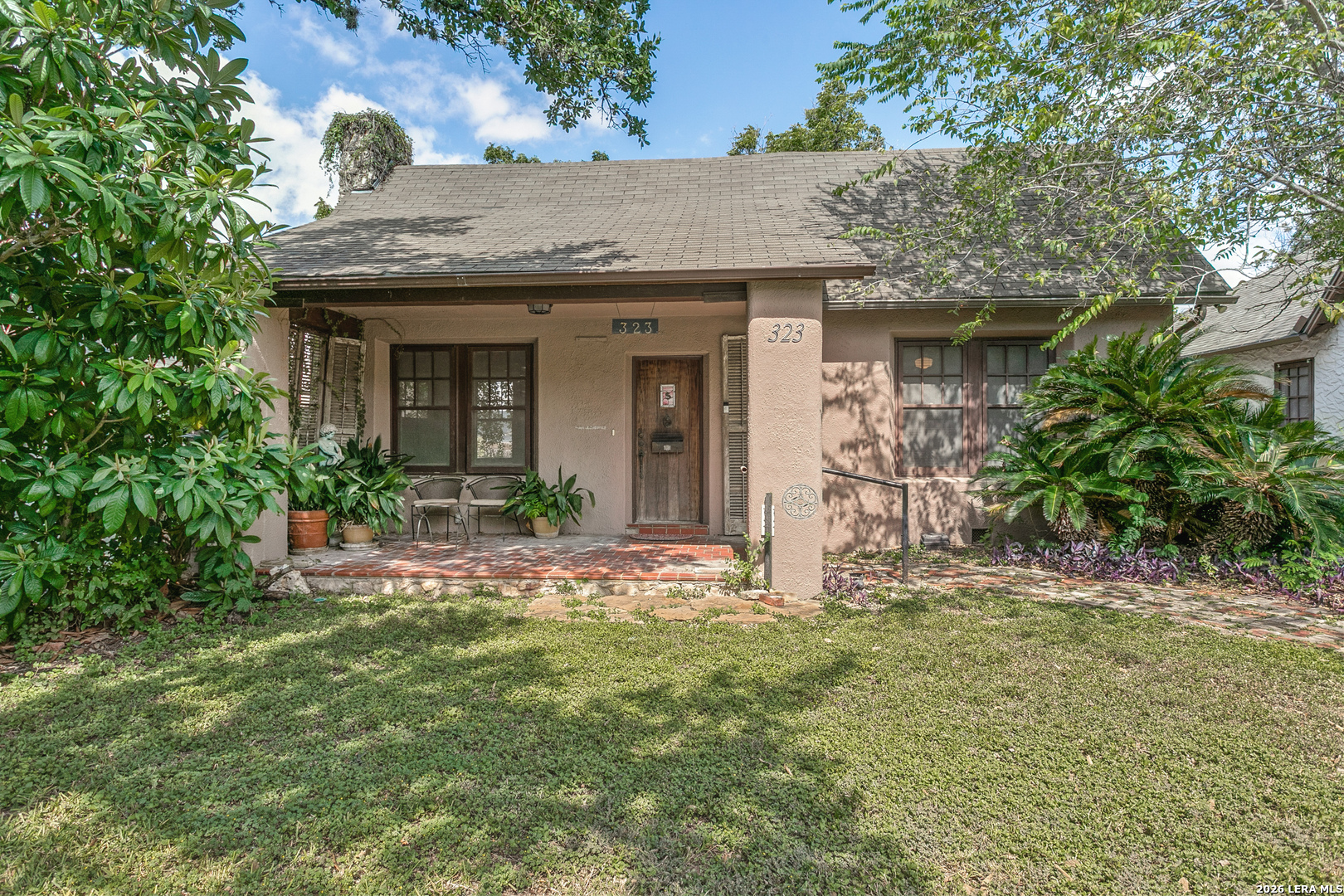 Property photo for 323 W LULLWOOD AVE, San Antonio, TX