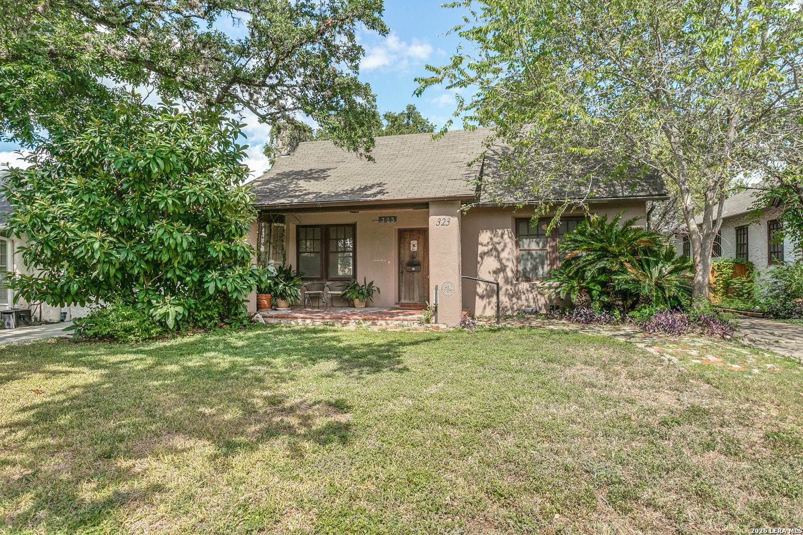 323 W LULLWOOD AVE, San Antonio, TX 78212