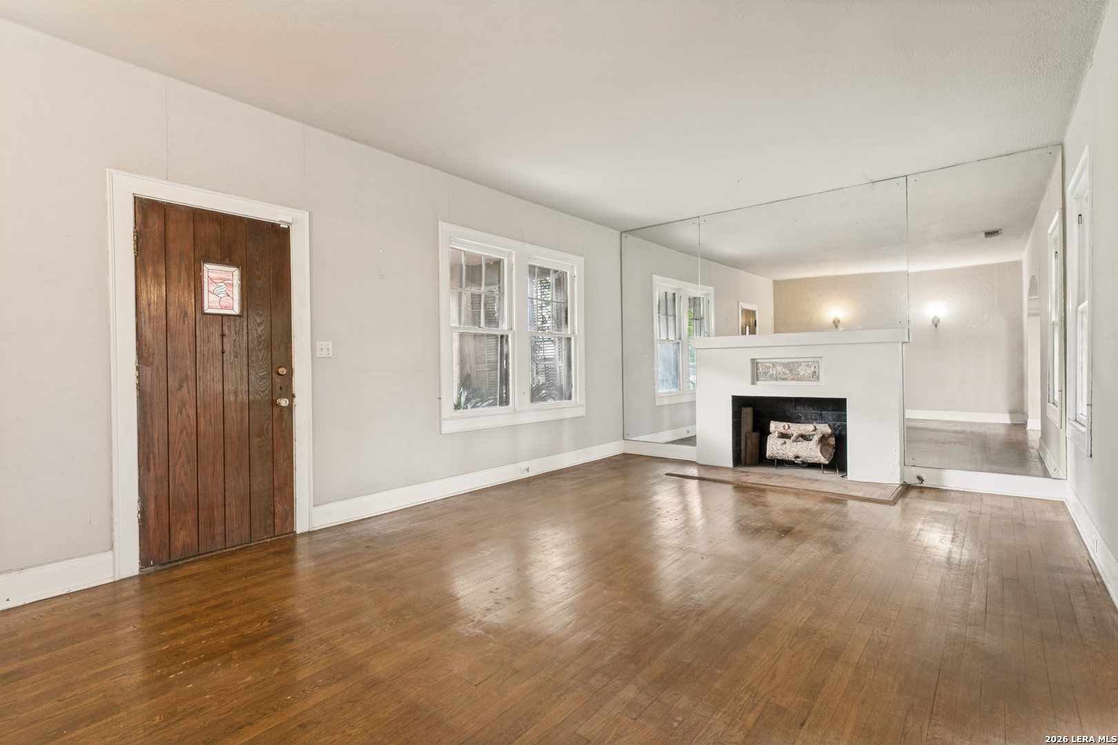 323 W LULLWOOD AVE, San Antonio, TX 78212