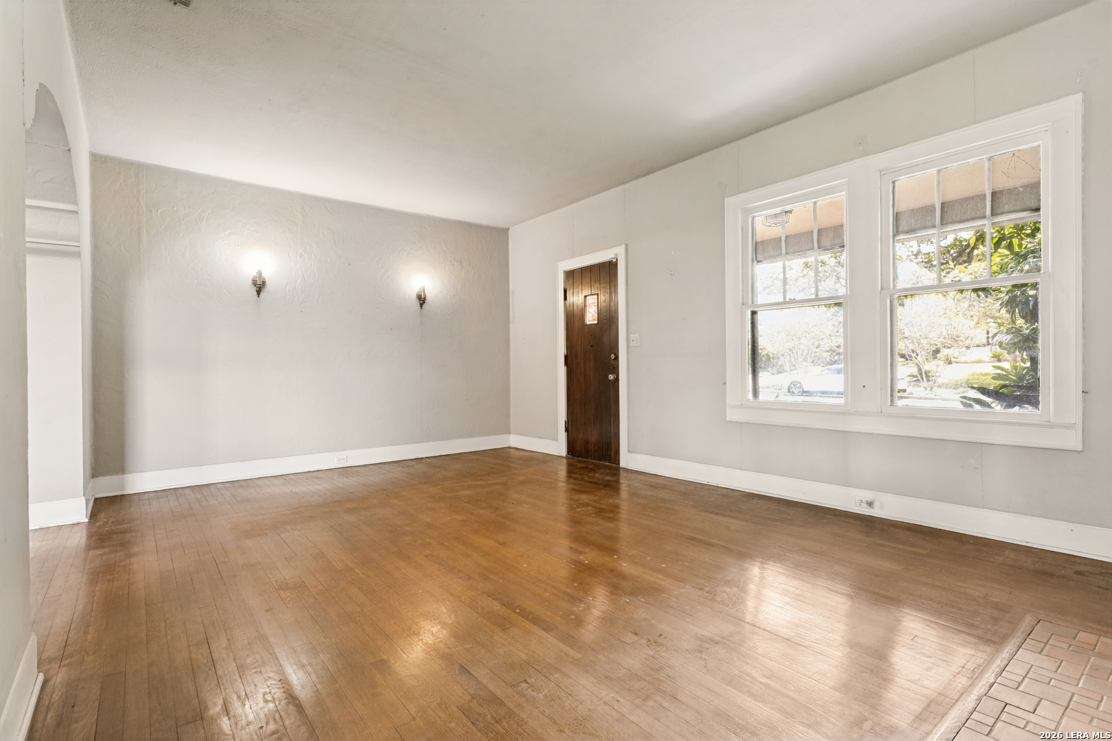 323 W LULLWOOD AVE, San Antonio, TX 78212