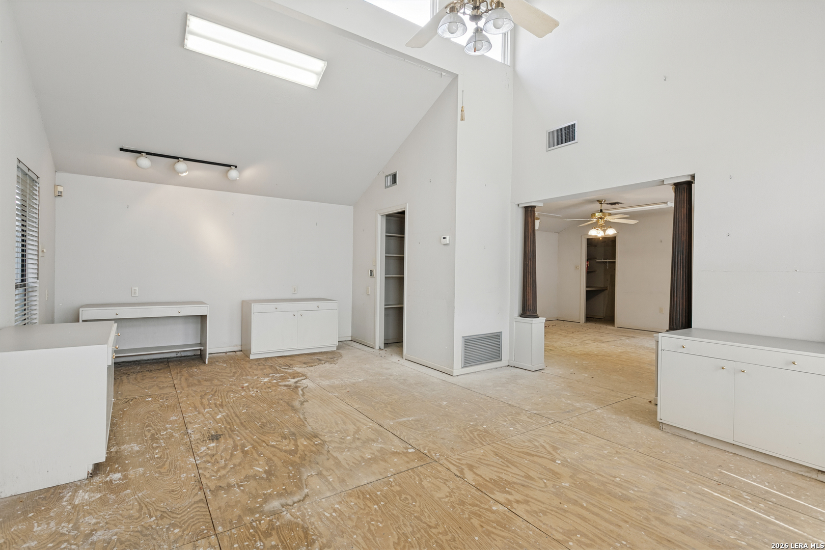 323 W LULLWOOD AVE, San Antonio, TX 78212