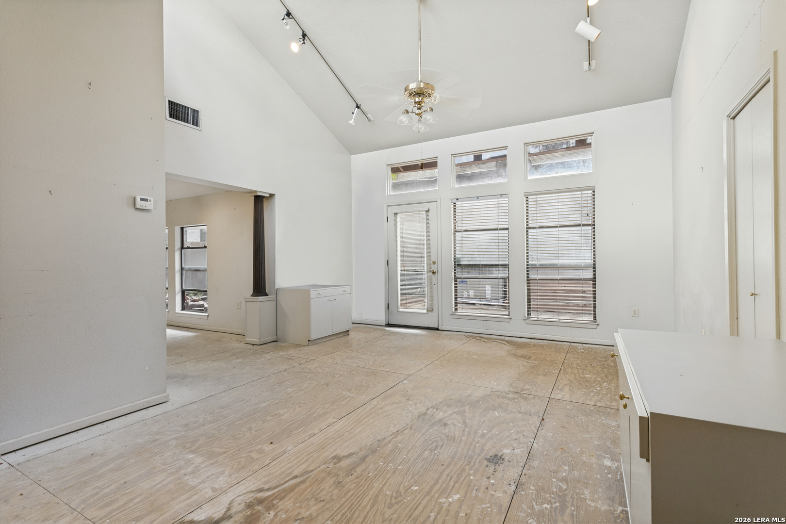 323 W LULLWOOD AVE, San Antonio, TX 78212