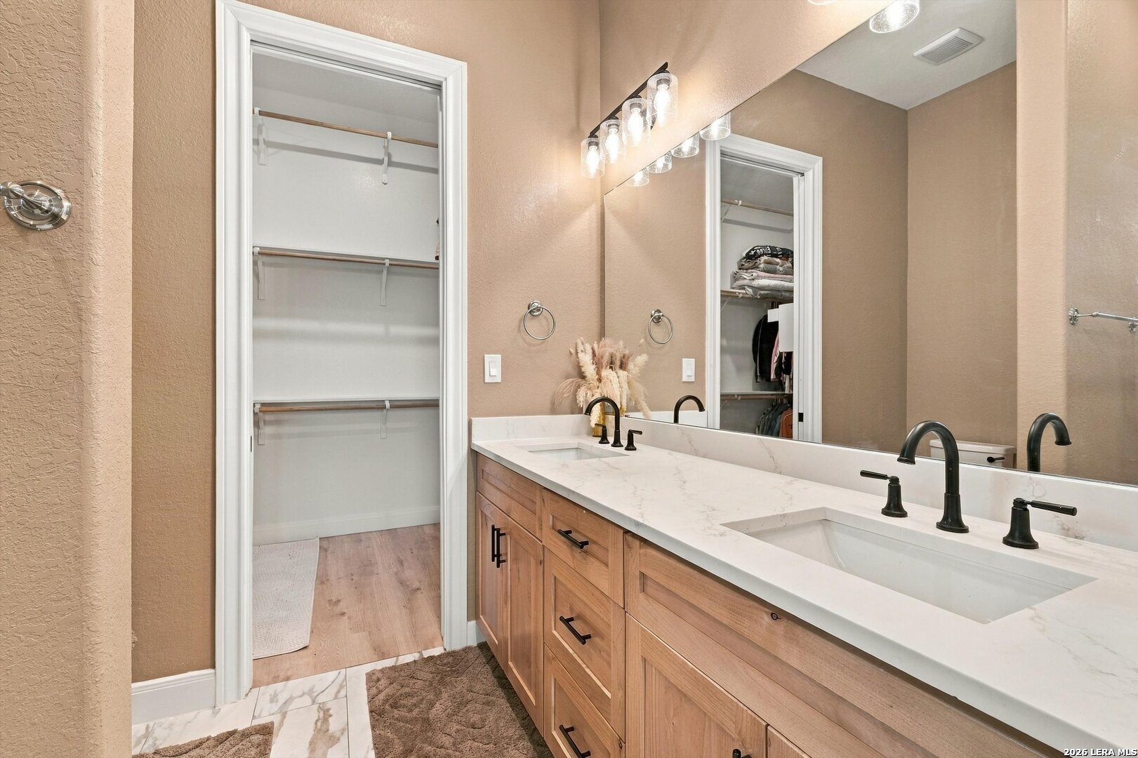 526 CHEYENNE TRL, Pipe Creek, TX 78063