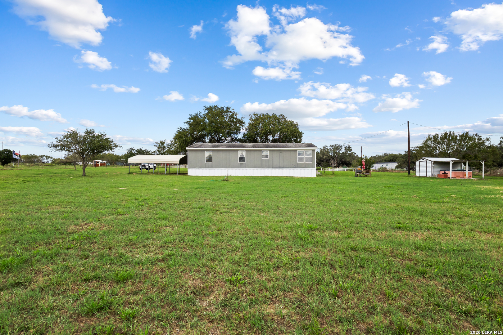 4320 County Road 331, Floresville, TX 78114