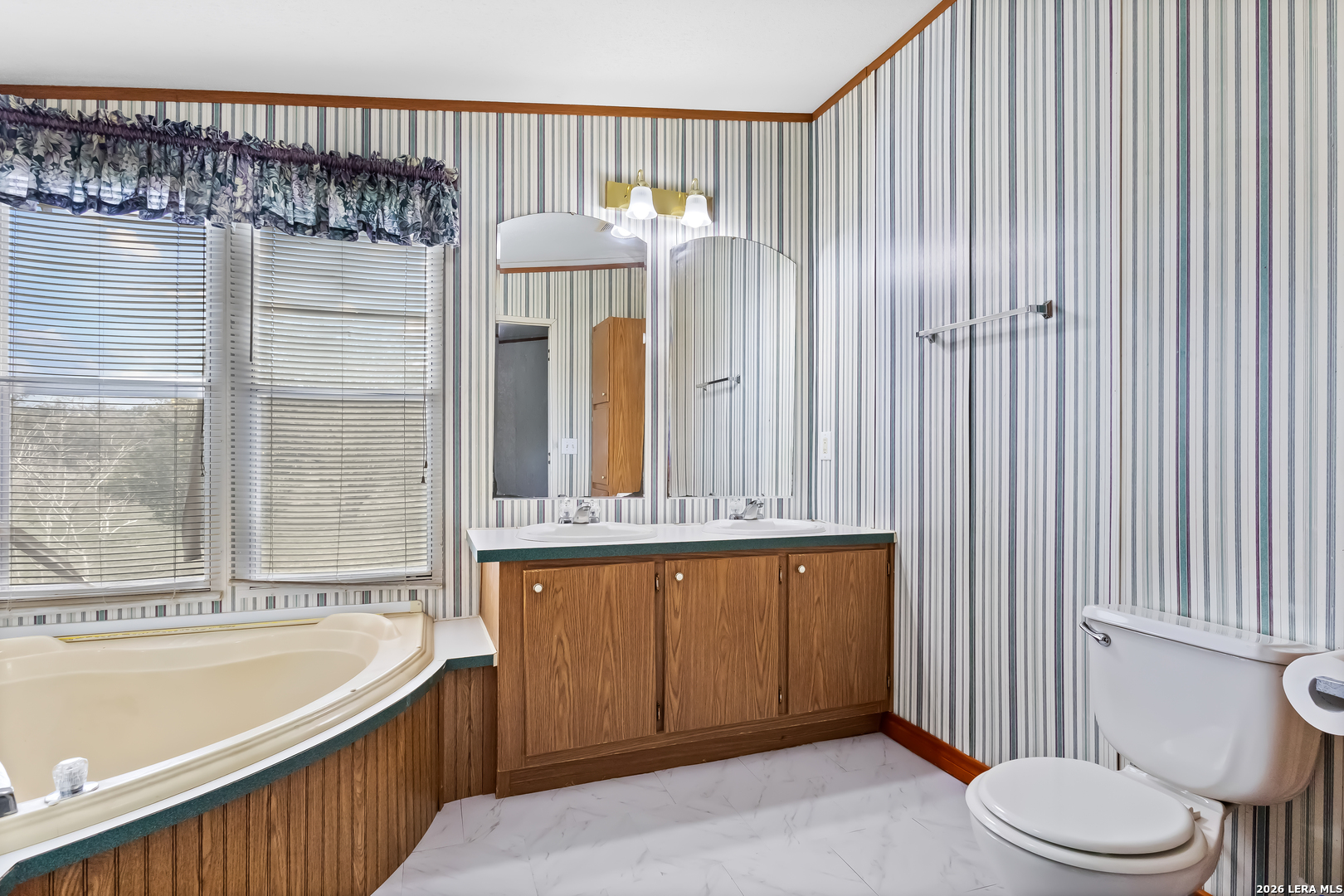 4320 County Road 331, Floresville, TX 78114