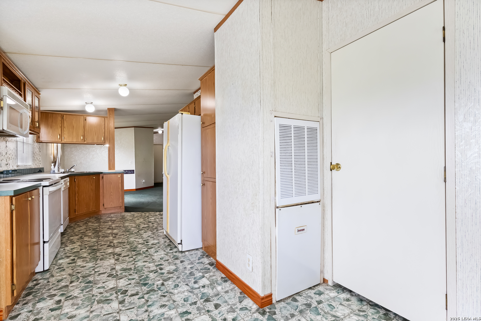 4320 County Road 331, Floresville, TX 78114
