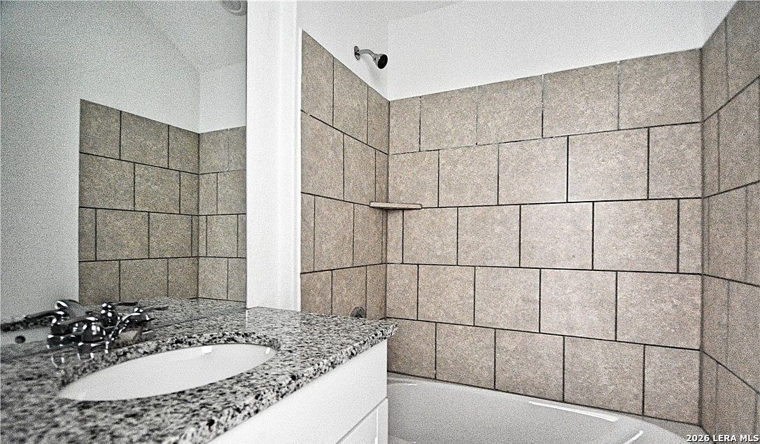1208 Treehouse Ln, New Braunfels, TX 78130