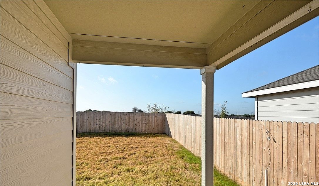 1208 Treehouse Ln, New Braunfels, TX 78130