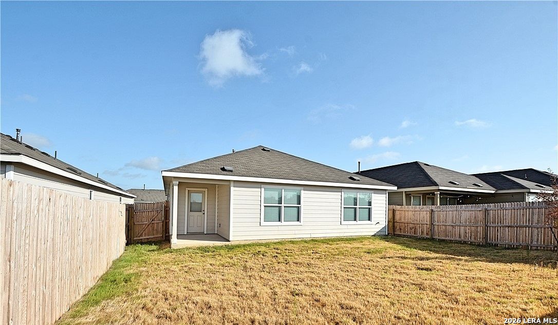 1208 Treehouse Ln, New Braunfels, TX 78130
