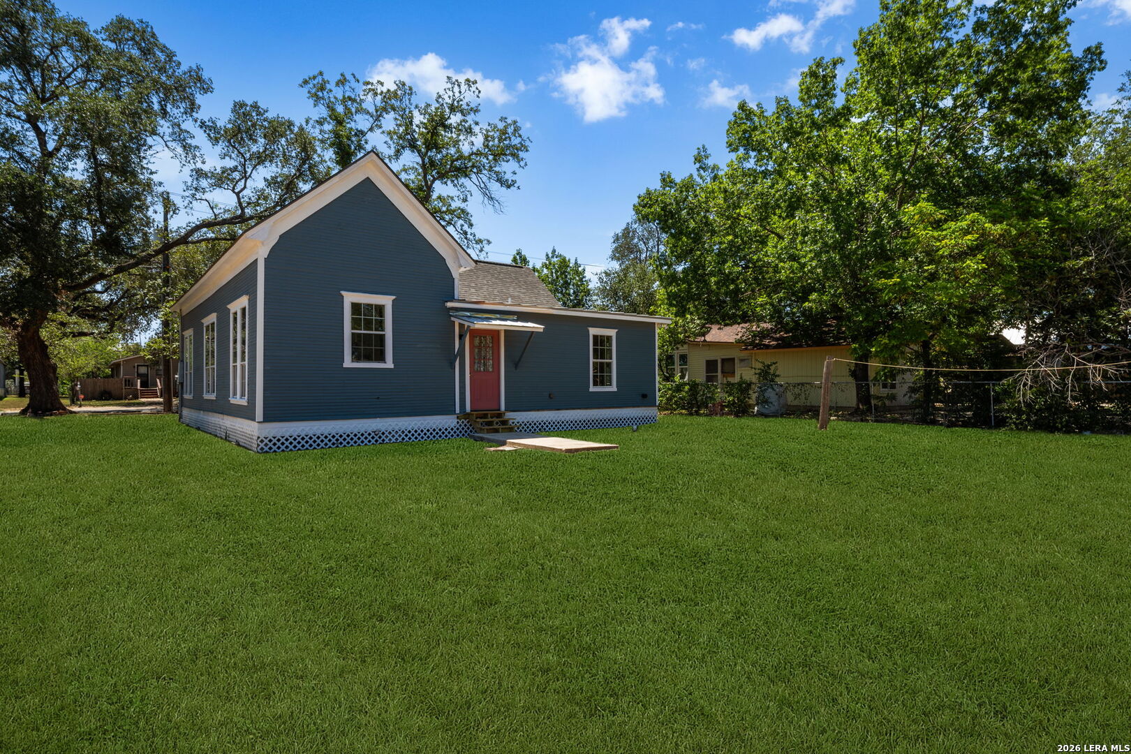 904 17TH ST, Hondo, TX 78861