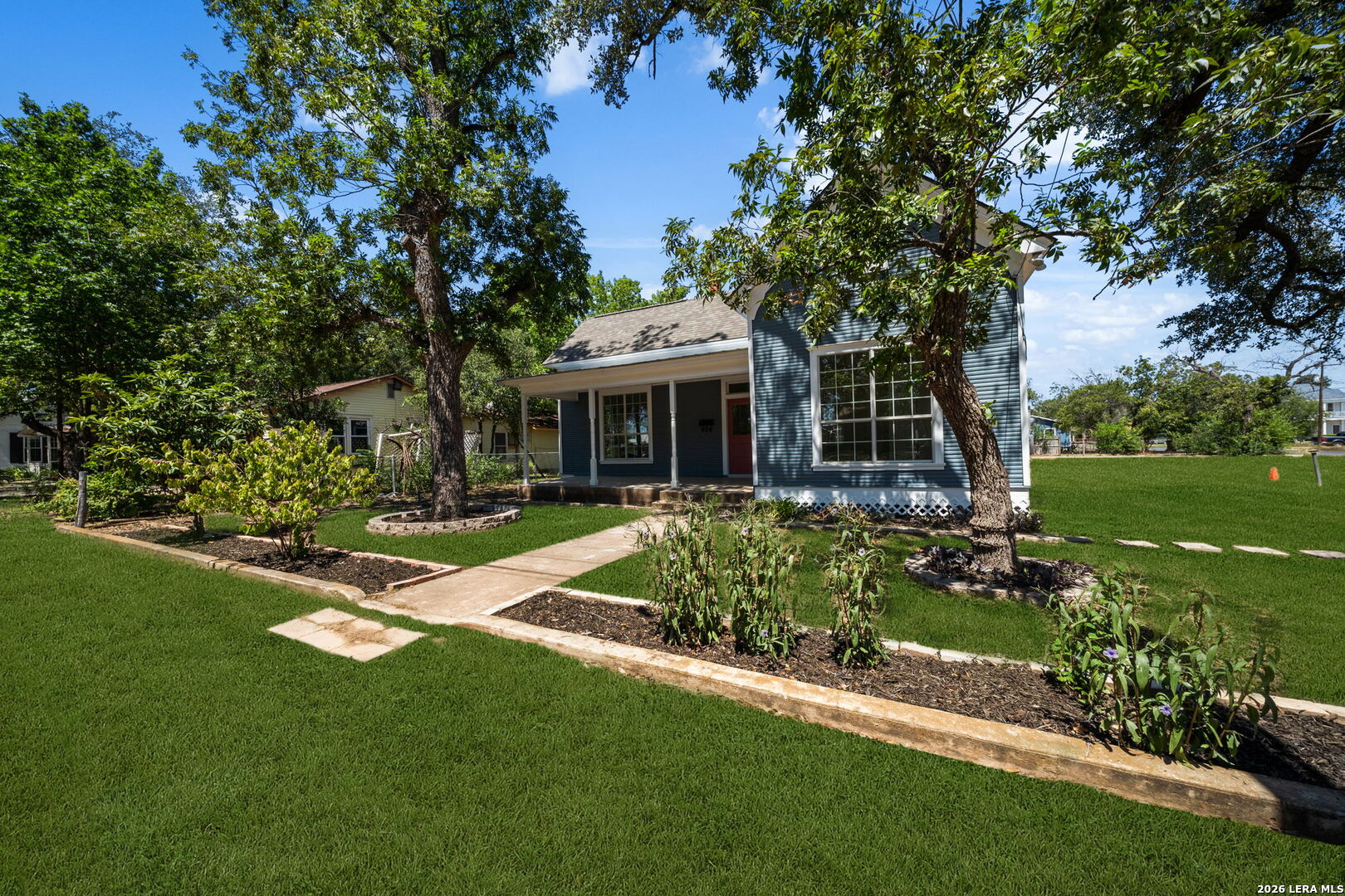 904 17TH ST, Hondo, TX 78861