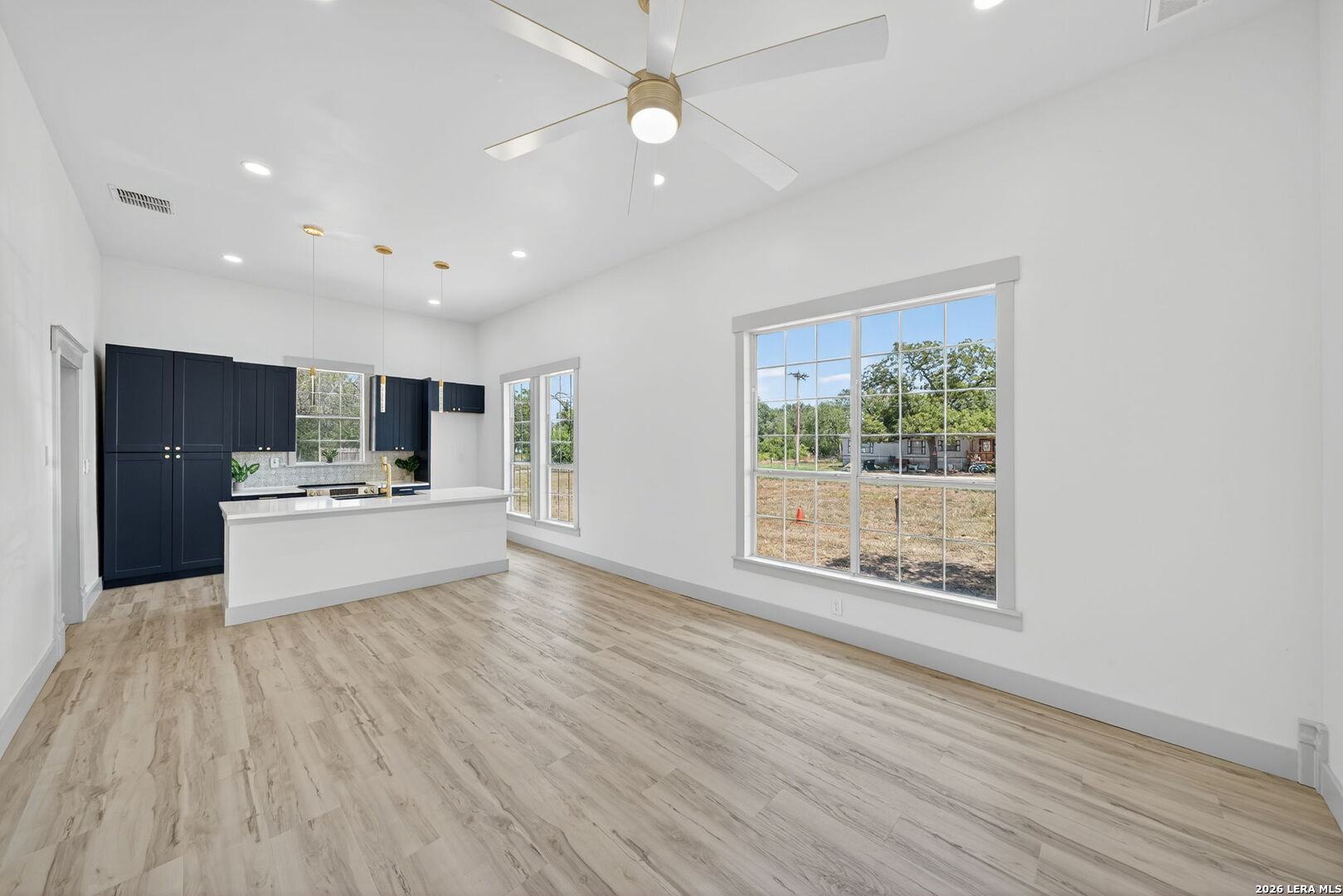 904 17TH ST, Hondo, TX 78861