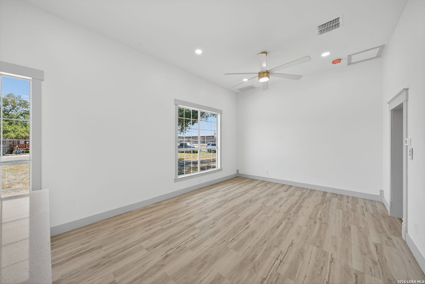 904 17TH ST, Hondo, TX 78861