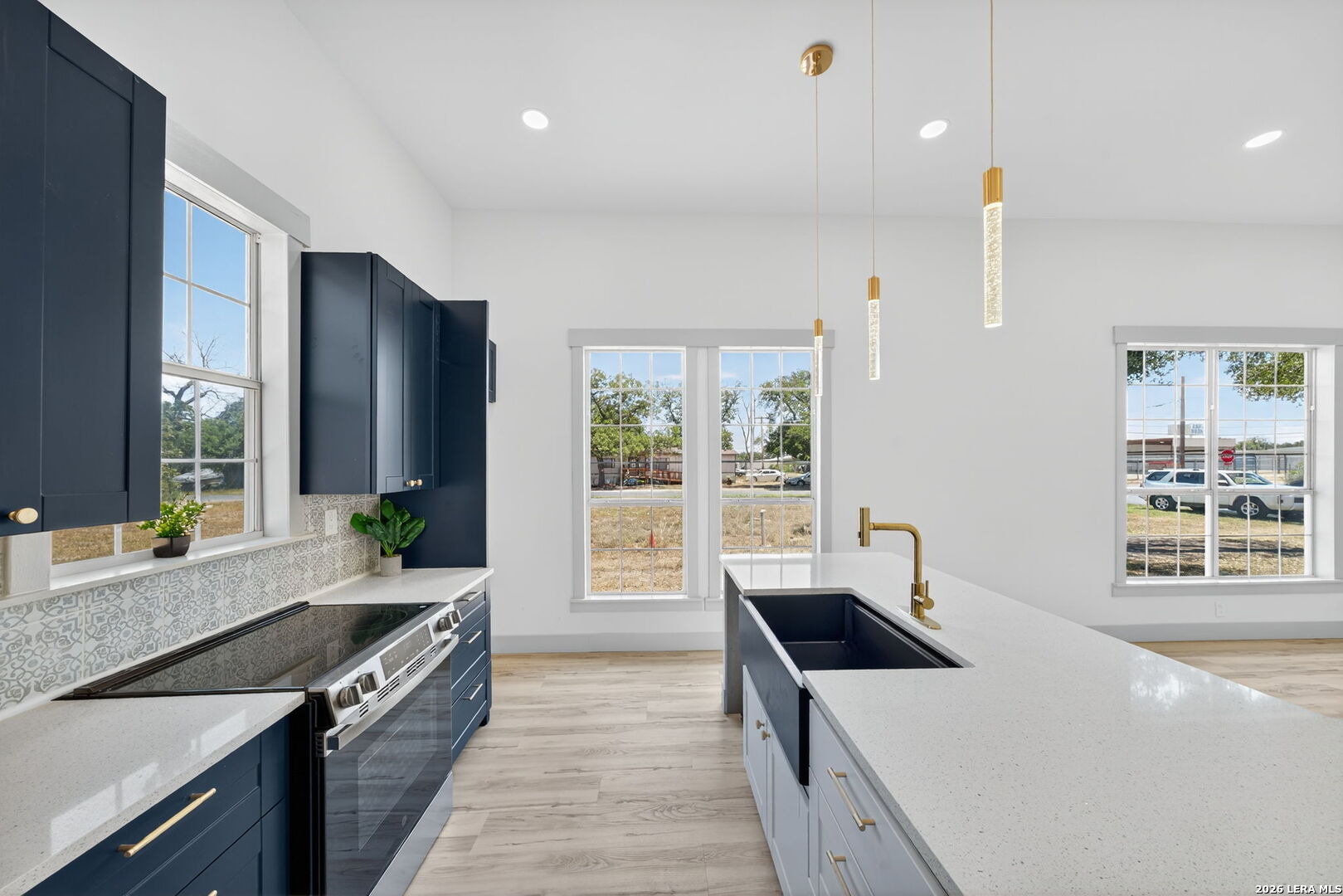 904 17TH ST, Hondo, TX 78861