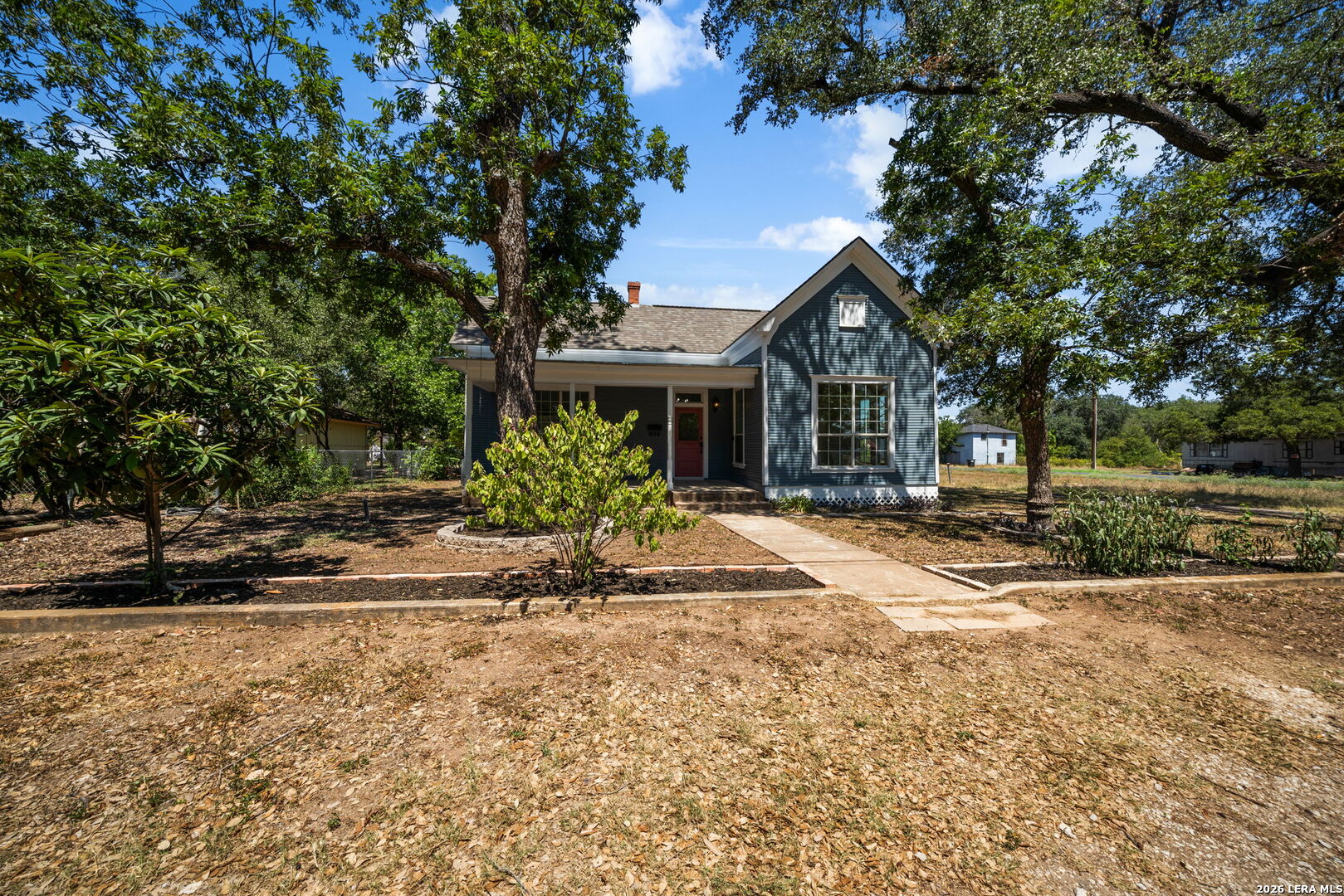 904 17TH ST, Hondo, TX 78861