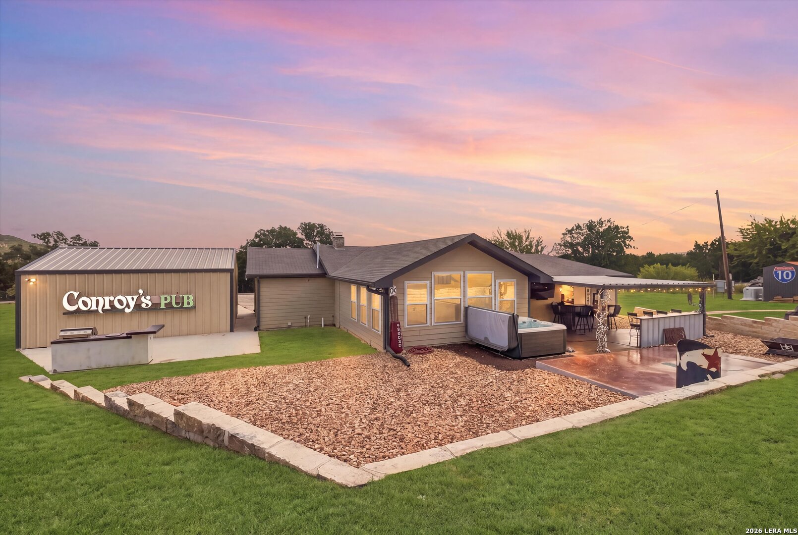 526 CHEYENNE TRL, Pipe Creek, TX 78063