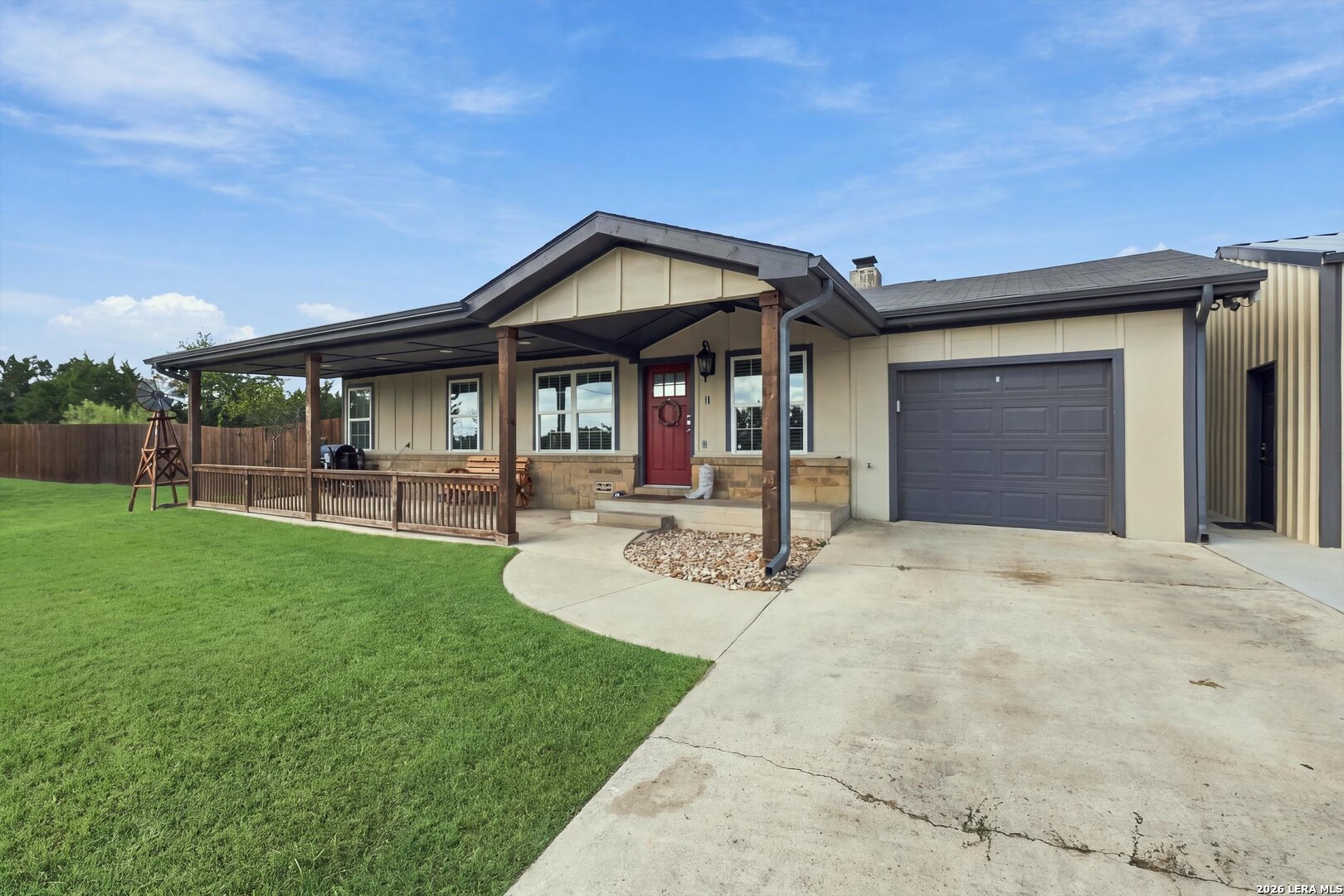 526 CHEYENNE TRL, Pipe Creek, TX 78063