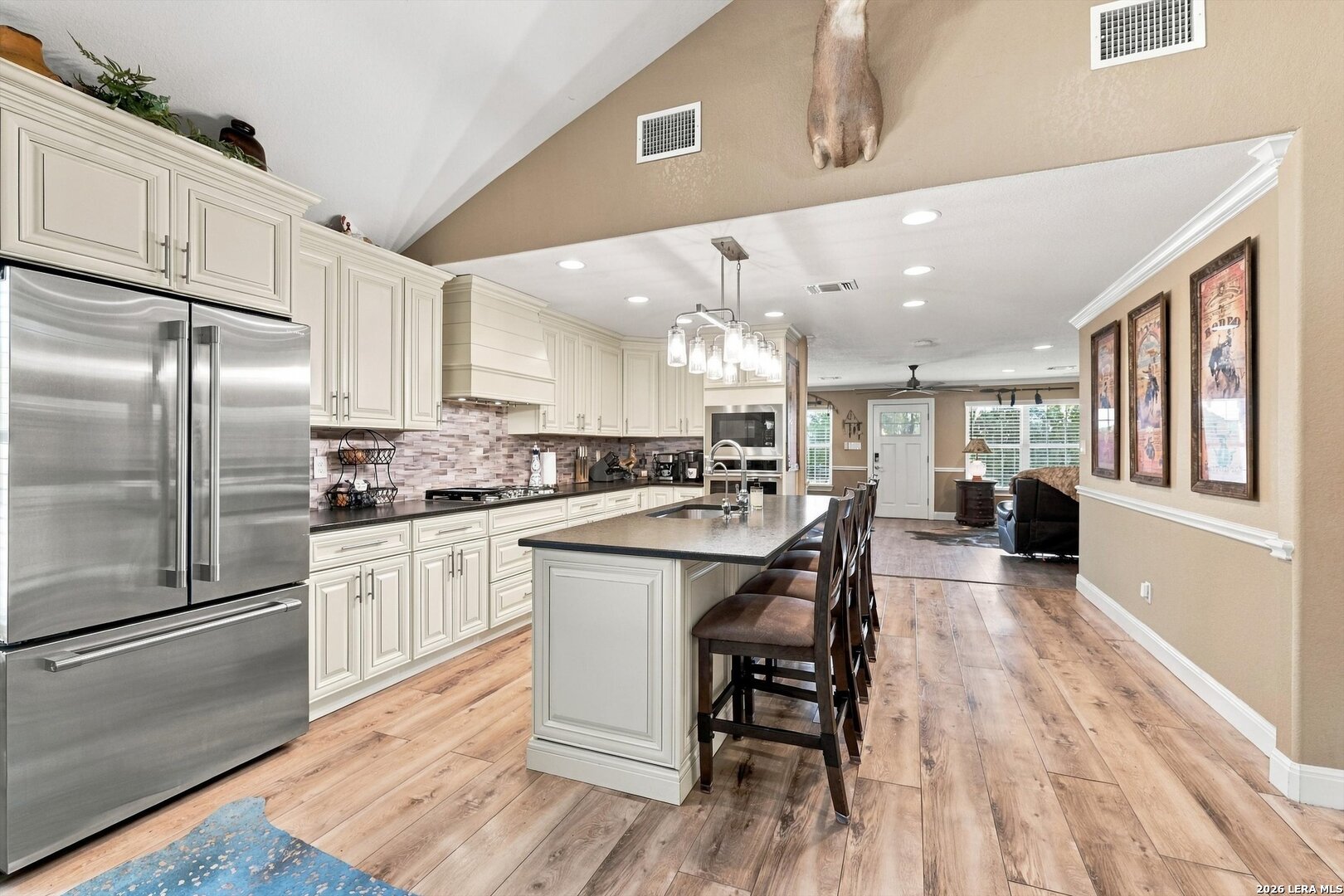 526 CHEYENNE TRL, Pipe Creek, TX 78063