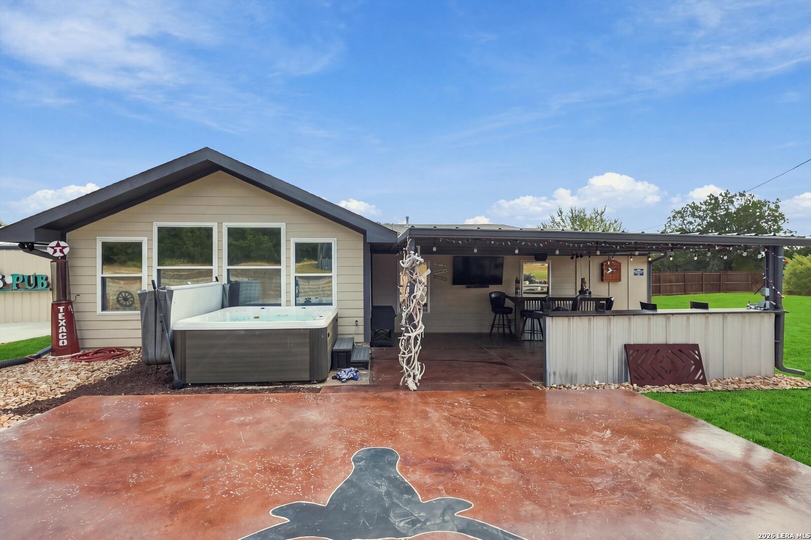 526 CHEYENNE TRL, Pipe Creek, TX 78063