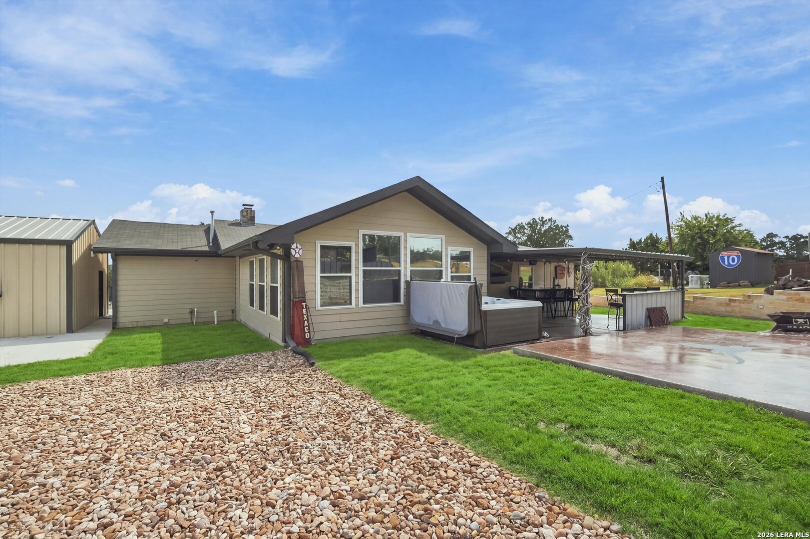 526 CHEYENNE TRL, Pipe Creek, TX 78063