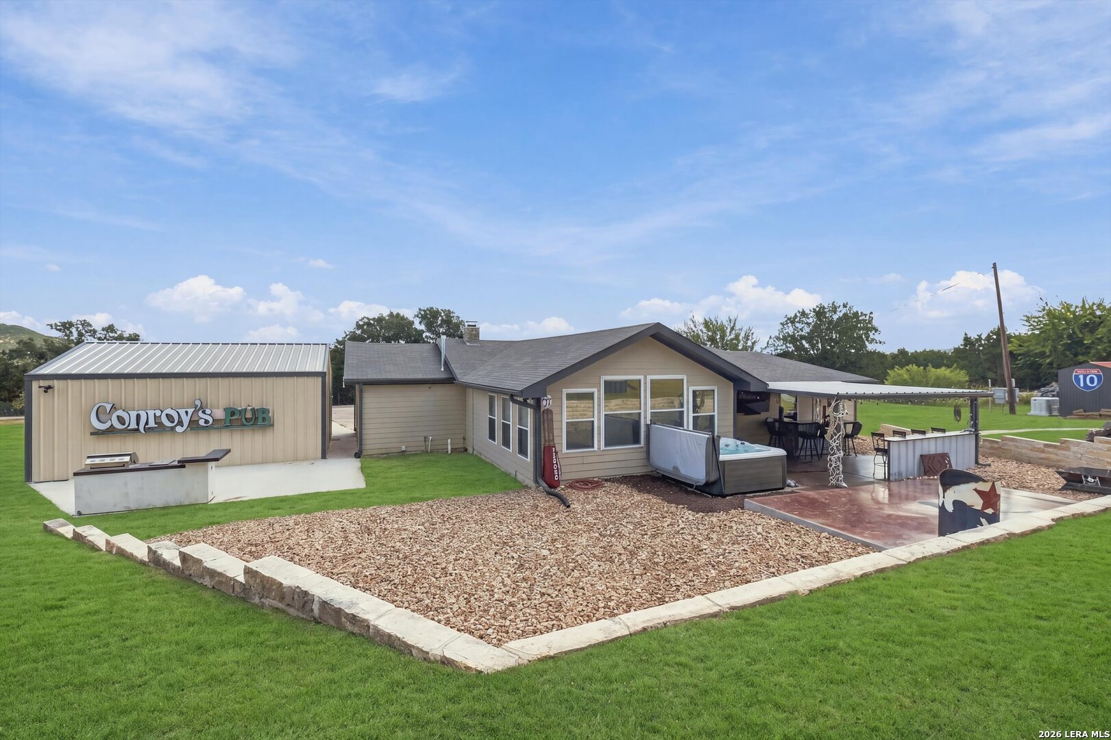 526 CHEYENNE TRL, Pipe Creek, TX 78063
