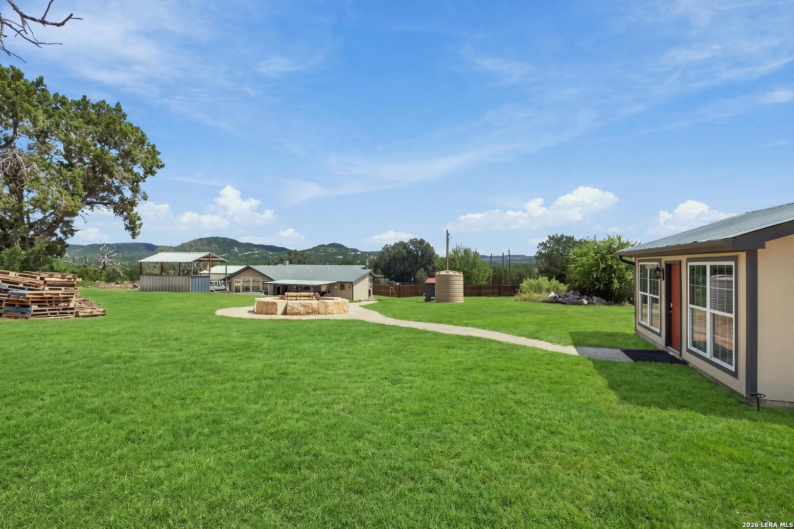 526 CHEYENNE TRL, Pipe Creek, TX 78063