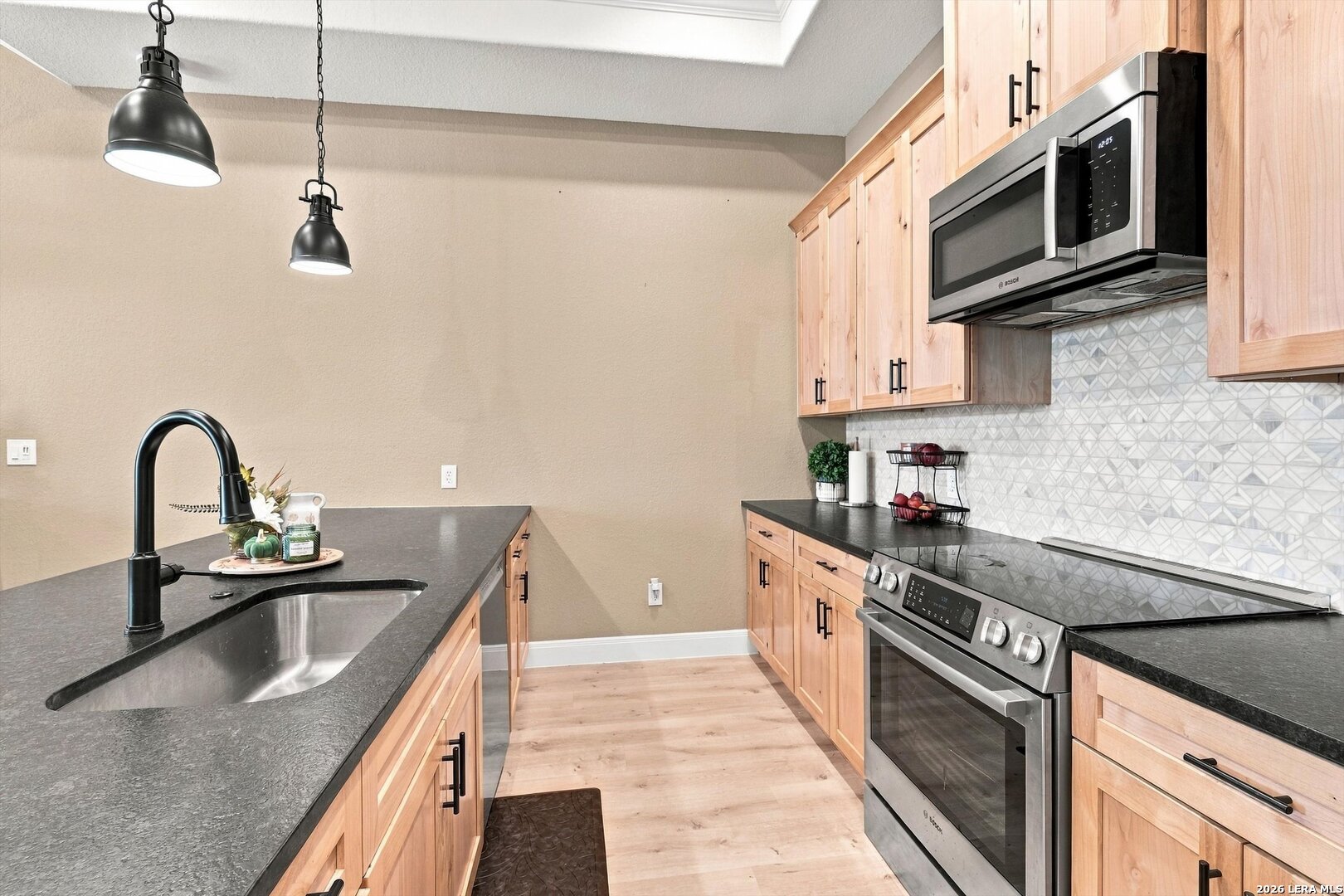 526 CHEYENNE TRL, Pipe Creek, TX 78063