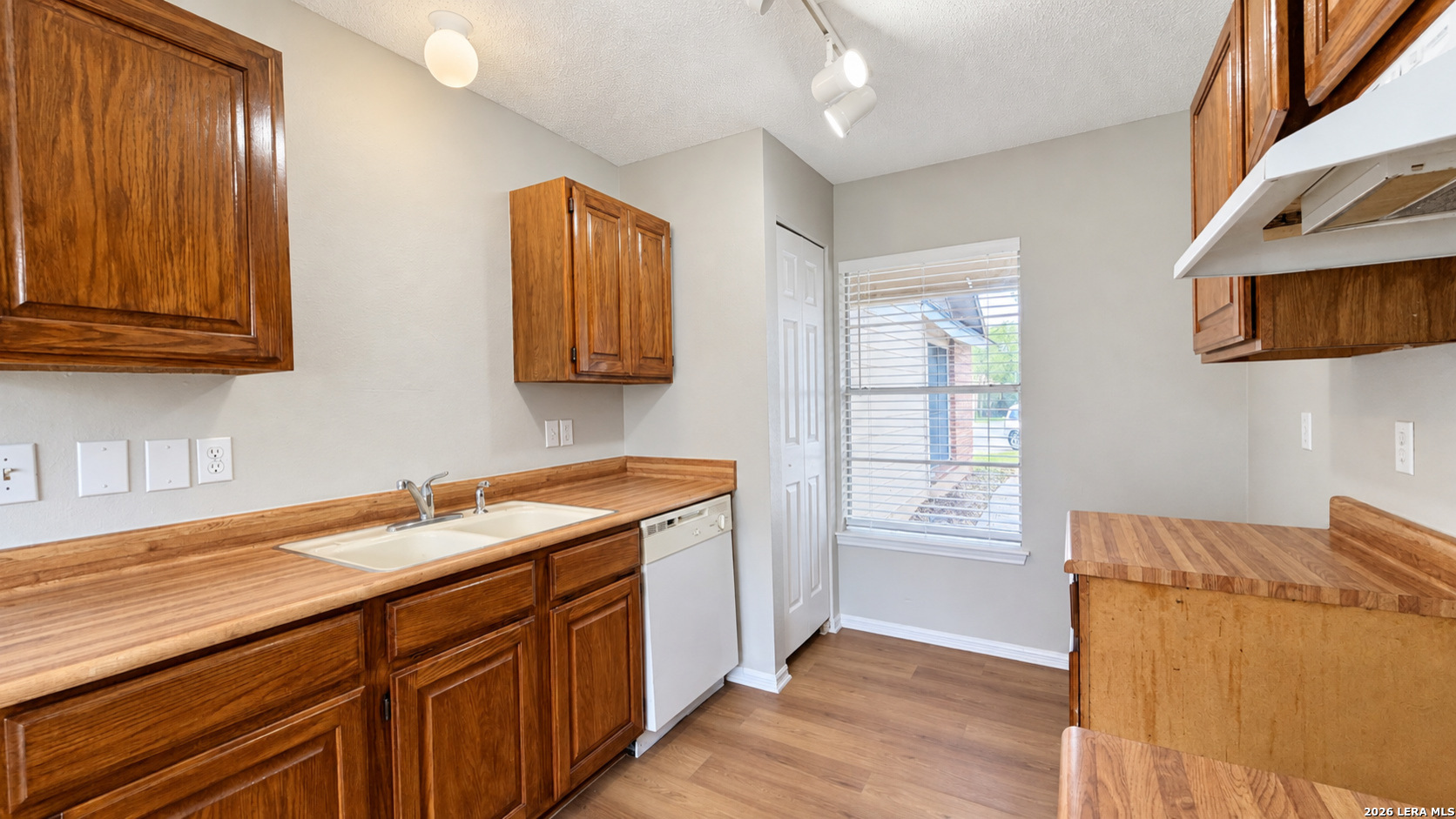 3714 CANDLEKNOLL CIR, San Antonio, TX 78244