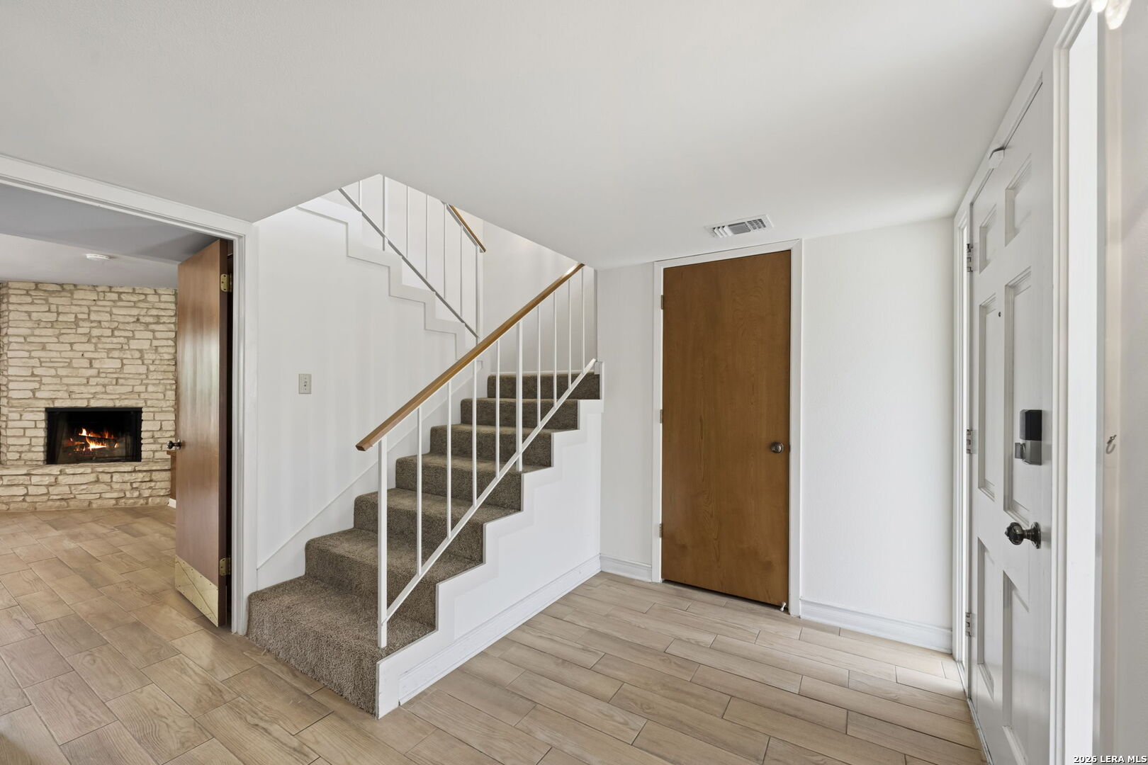 Entry/Foyer
