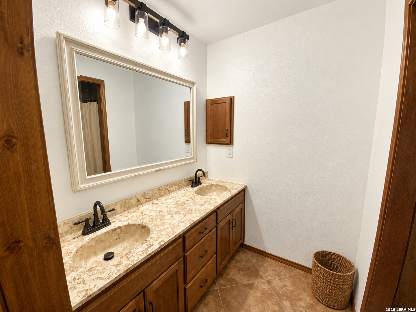 2379 WETZ RD, Marion, TX 78124
