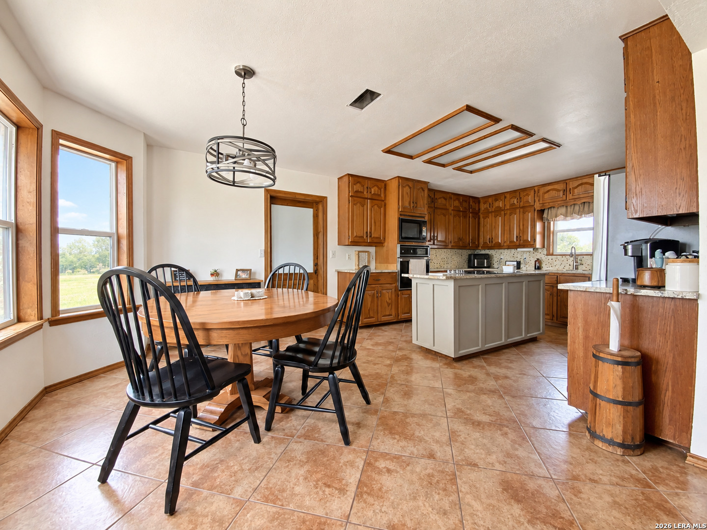 2379 WETZ RD, Marion, TX 78124
