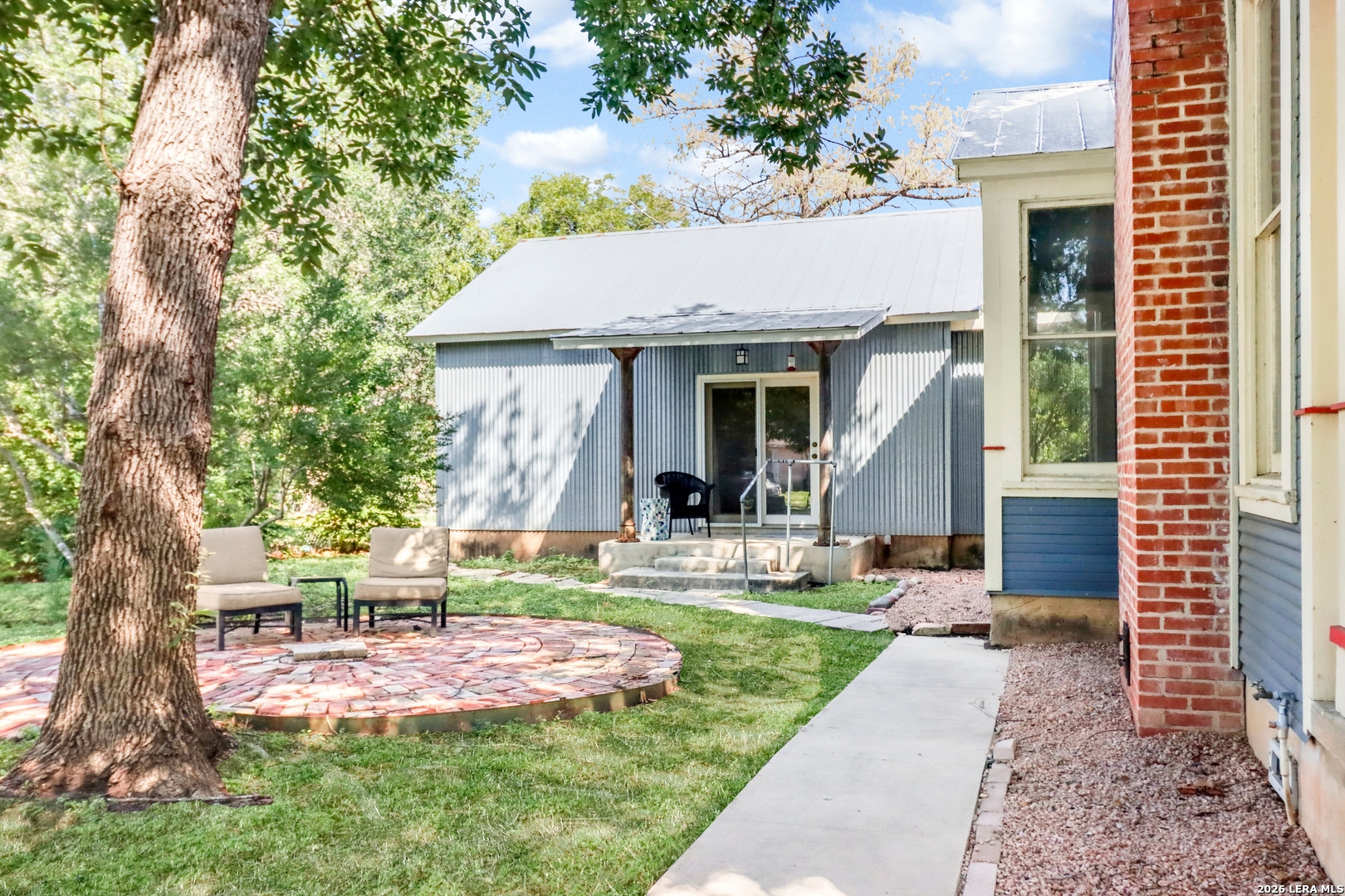 966 Bismark, Seguin, TX 78155