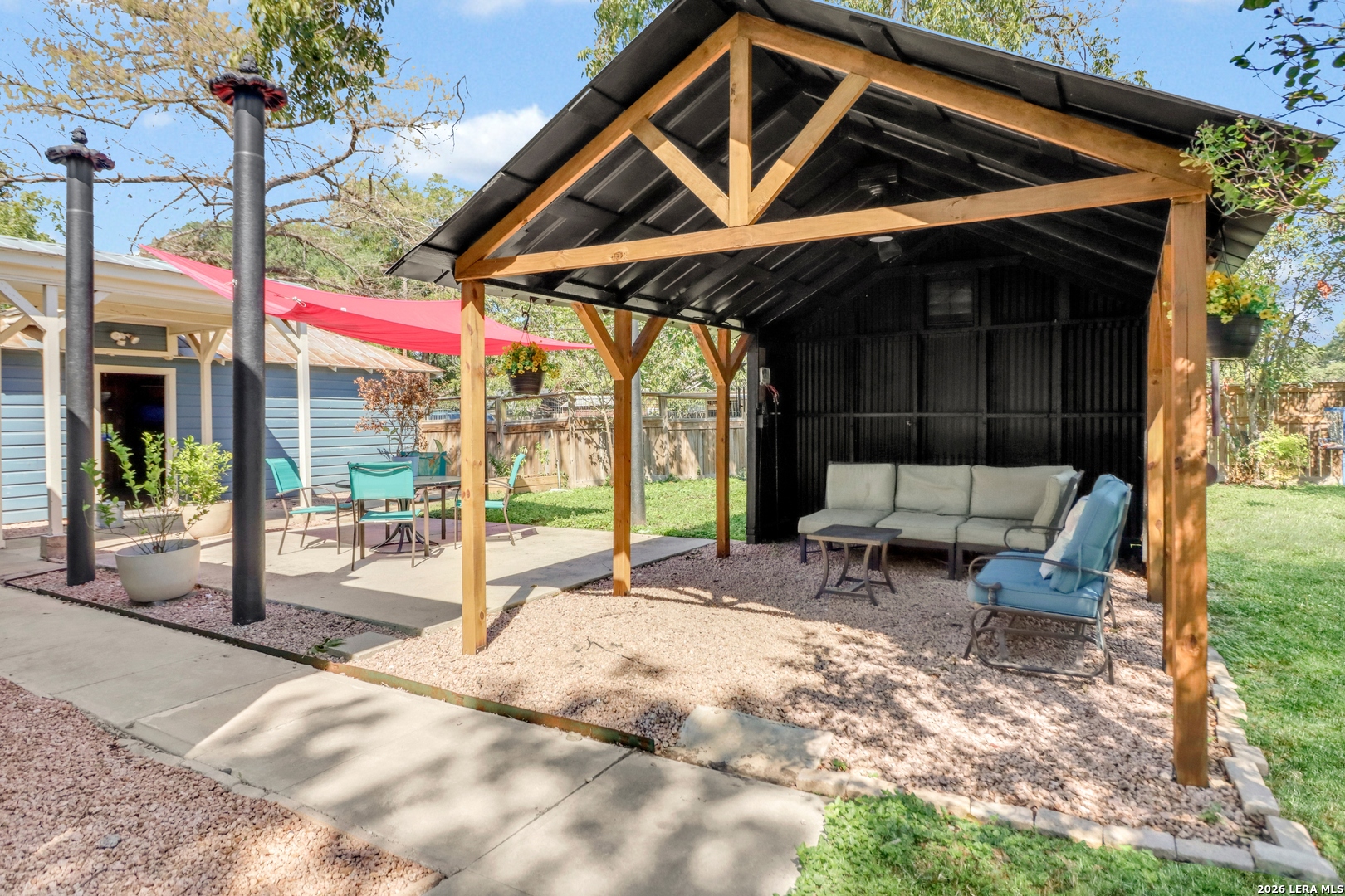 966 Bismark, Seguin, TX 78155